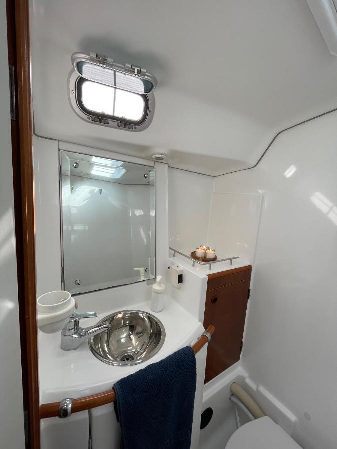 Beautiful And Comfortable Sailboat With Secure Parking Available Hotel Barcelona Luaran gambar
